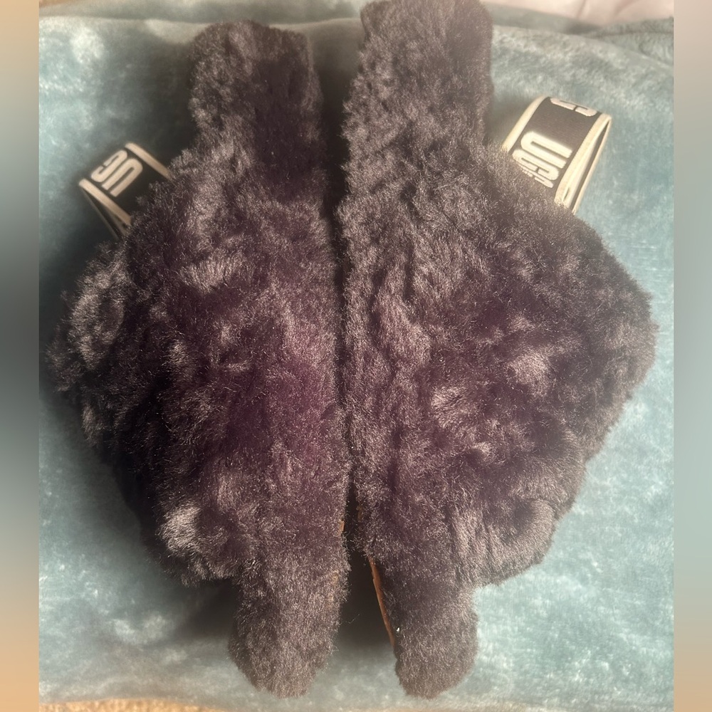 UGG shoes for women - Picture 3 of 5